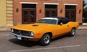 F1 Star Lando Norris Shows Off 1973 Plymouth Barracuda, Turns Every Head in the House