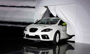 SEAT Presents Hybrid Leon to Spanish Government