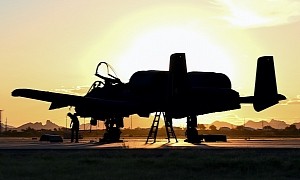 Sun Seems To Melt A-10 Thunderbolt Into Strange Shapes, That's Really How the Plane Looks